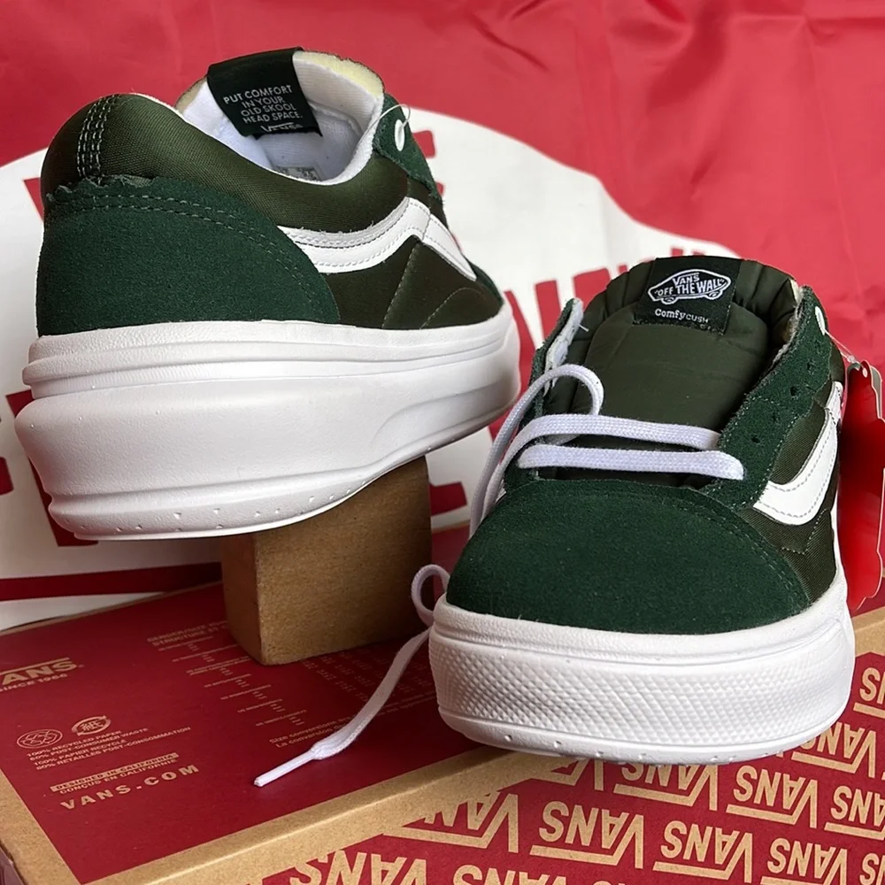 Vans Men’s Old Skool Over
Dark Green/White
VNOA7Q5EDGY
sneakers - Platforms - Picture 2 of 16